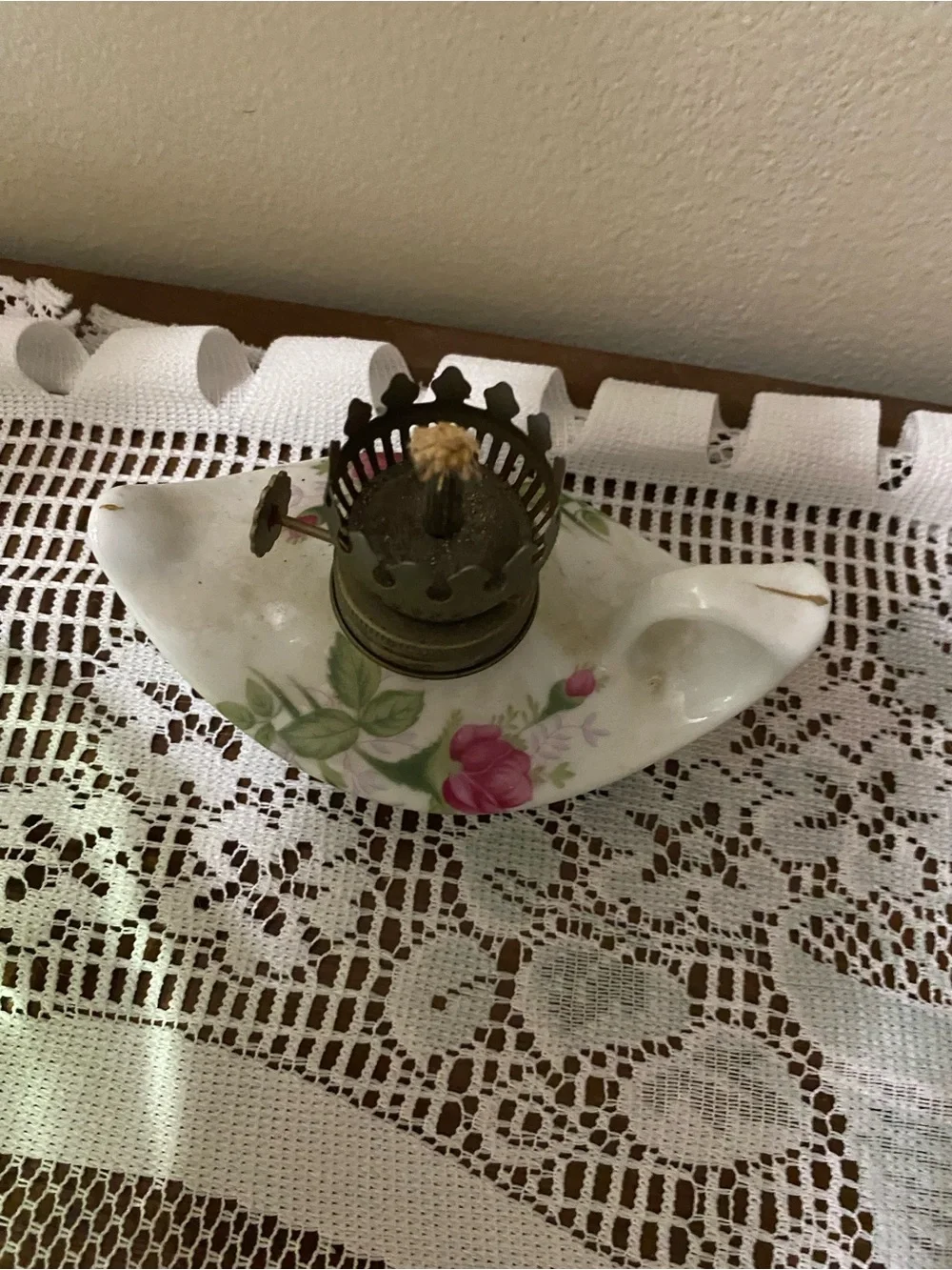 Victorian-Style Floral Porcelain Oil Lamp with Frosted Glass Chimney